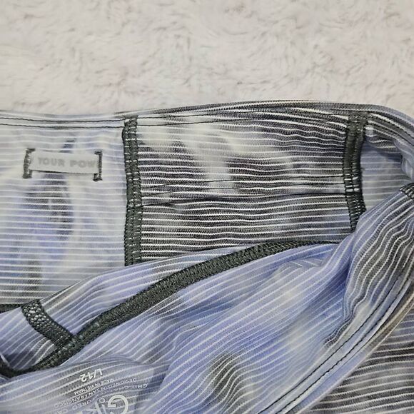 Athleta Girl Size Large /12 Chit Chat Blue And Grey Textured Capri - Picture 7 of 7